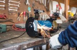 Scheppach - SM150LB Touret - Meule Ø 150 Mm - 400 W (Brosse Métallique Et Meule Sèche) -Outils Scheppach En promo SCHEPPACH Touret SM150LB Meule o 150 mm 400 W B 2