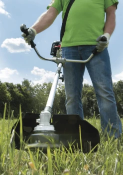 SCHEPPACH - Débroussailleuse BCH3300-100PB Avec 2ème Bobine Incluse Et Harnais Offert ! 6 SCHEPPACH - Débroussailleuse BCH3300-100PB Avec 2ème Bobine Incluse Et Harnais Offert ! -Outils Scheppach Scheppach Debroussailleuse BCH3300 100PB avec 2eme bob 2