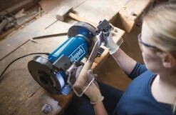 Scheppach - SM150LB Touret - Meule Ø 150 Mm - 400 W (Brosse Métallique Et Meule Sèche) -Outils Scheppach Scheppach SM150LB Touret Meule o 150 mm 400 W Brosse met 1