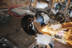 Scheppach - SM200L Touret à Meuler - 500 W - Meule Ø 200 Mm -Outils Scheppach Scheppach Touret SM200L 500 W Meule o 200 mm 590109901 1